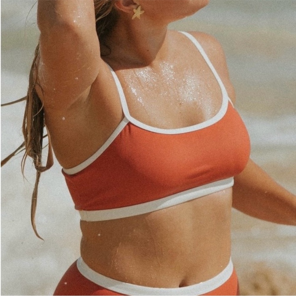 NWT! Geode Women’s Coral Bikini Top with White Trim - Sz XL Ribbed, Double Lined